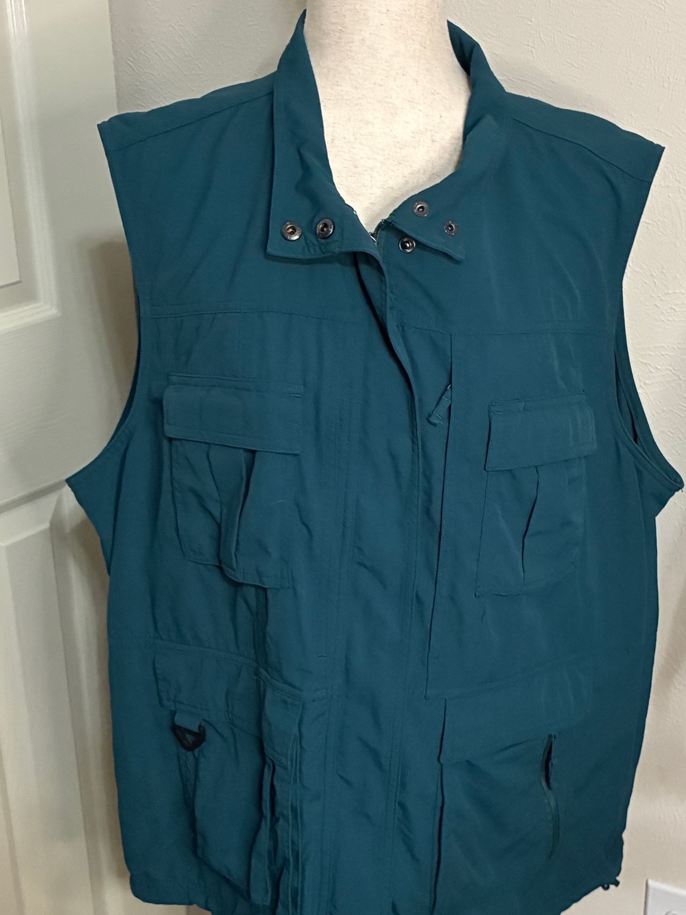 TRAVELSMITH Travel/Utility vest Size 1X. Deep teal. Nylon. Multi pocket. Outdoor